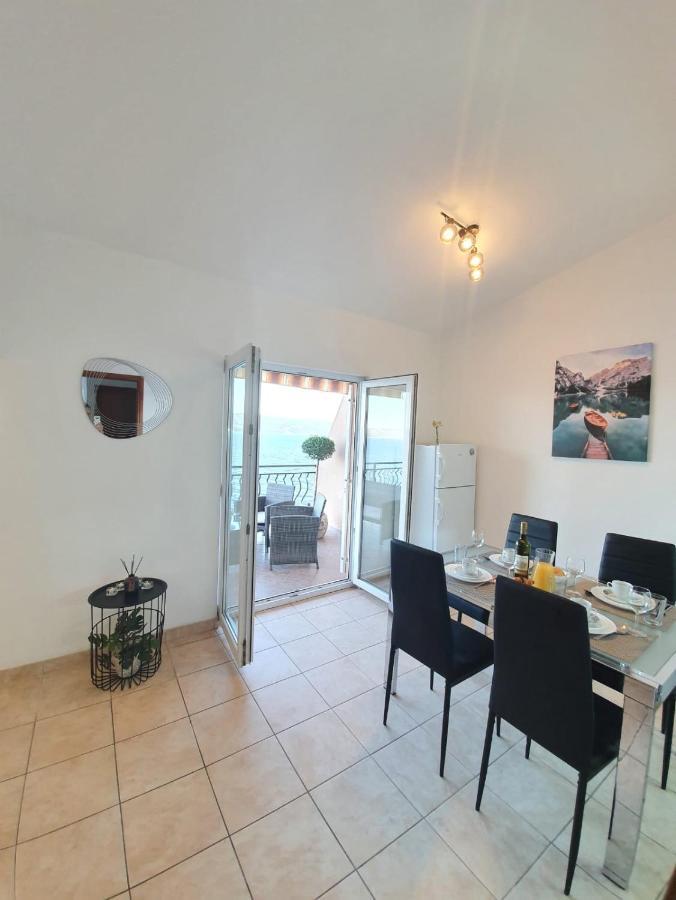 Apartment Zadoda 奥米什 外观 照片
