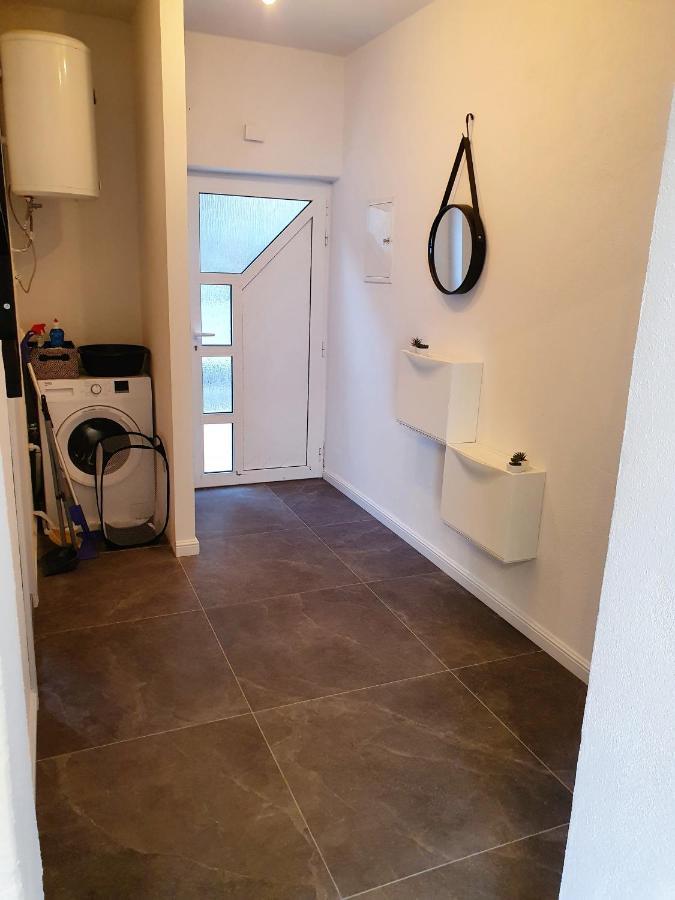 Apartment Zadoda 奥米什 外观 照片